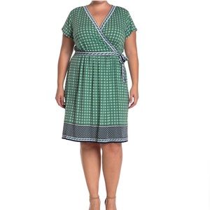 Max Studio🦎V-Neck Tie Dress🌵